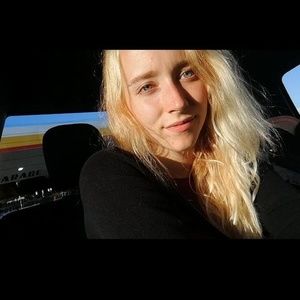 Meet your Posher, Gabrielle